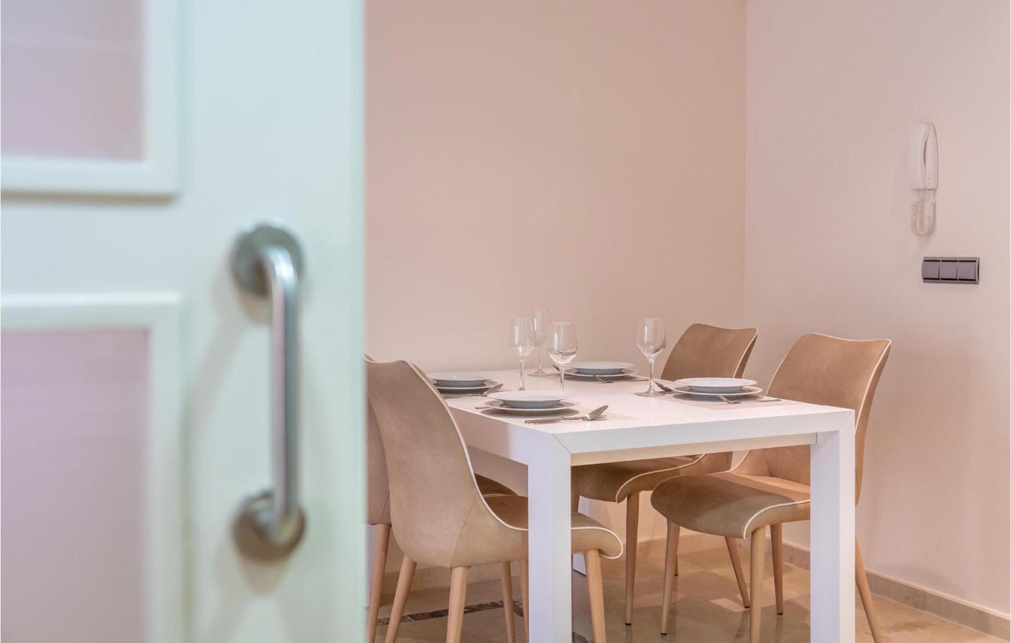 Lovely Apartment In Los Alcazares With Kitchen Zewnętrze zdjęcie